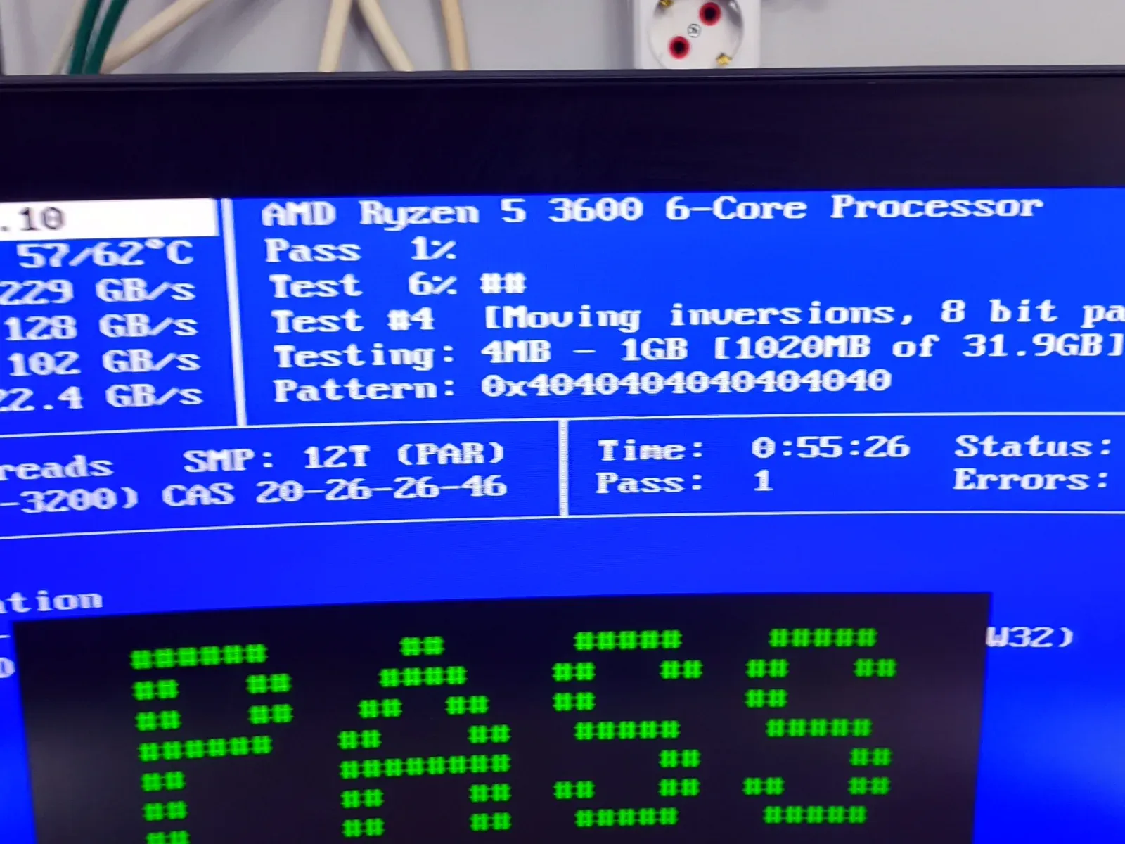 İkinci bellek modülü 55 dakikalık testi sıfır hatayla geçti, ekranda Pass yazısı
